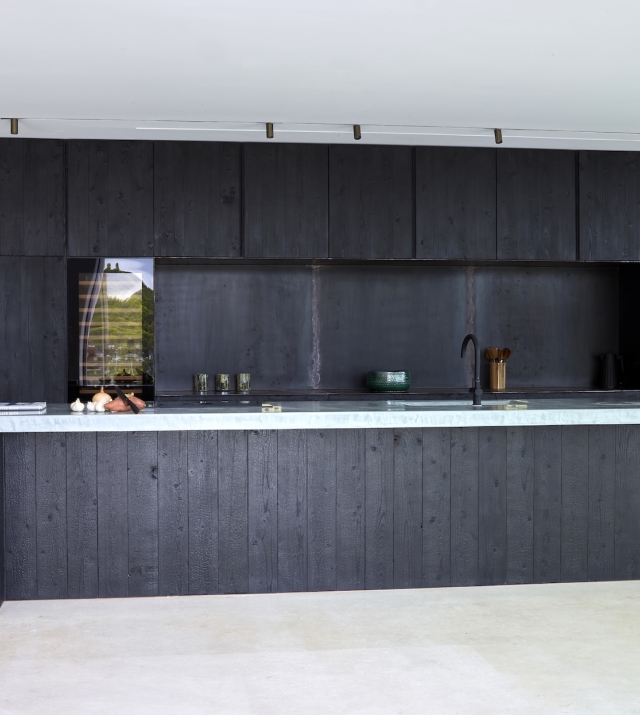 Resa Estates Ibiza koop sale Cala Moli villa seaviews modern kitchen.jpg